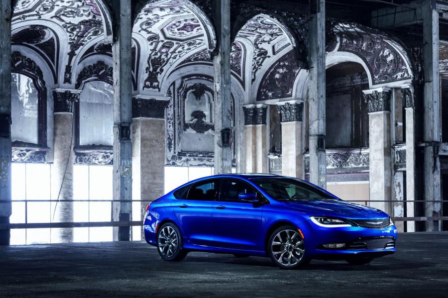  Chrysler 200 2015 года  (фото 62 из 207)